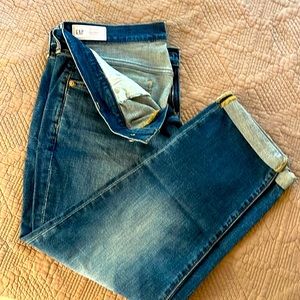 New w/o tags Gap girlfriend jeans